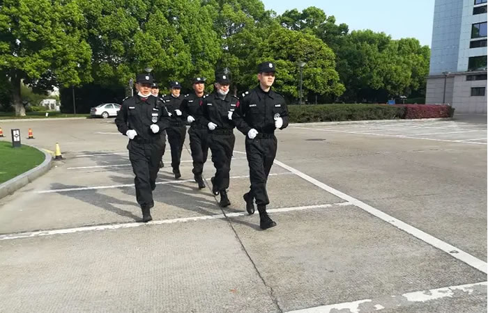 ���ڱ��ջ�����������