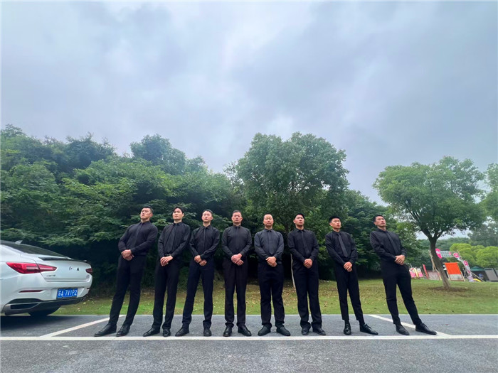 �Ͼ�������˾������������Ա�Ļ�������